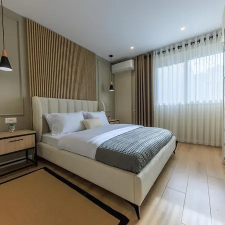 公寓 One-bedroom Rooftop Skyline Central Hidden Gem In *