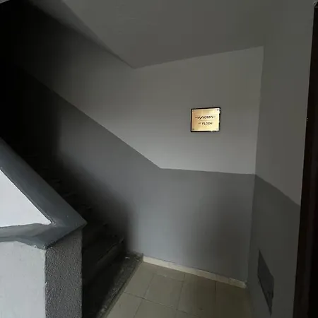 公寓 One-bedroom Rooftop Skyline Central Hidden Gem In *