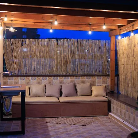 One-bedroom Rooftop Skyline Central Hidden Gem In 公寓 *