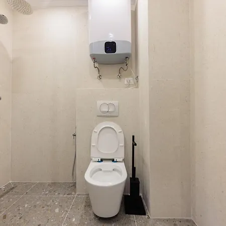 One-bedroom Rooftop Skyline Central Hidden Gem In 公寓 地拉那