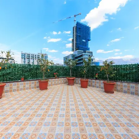 One-bedroom Rooftop Skyline Central Hidden Gem In 公寓 地拉那